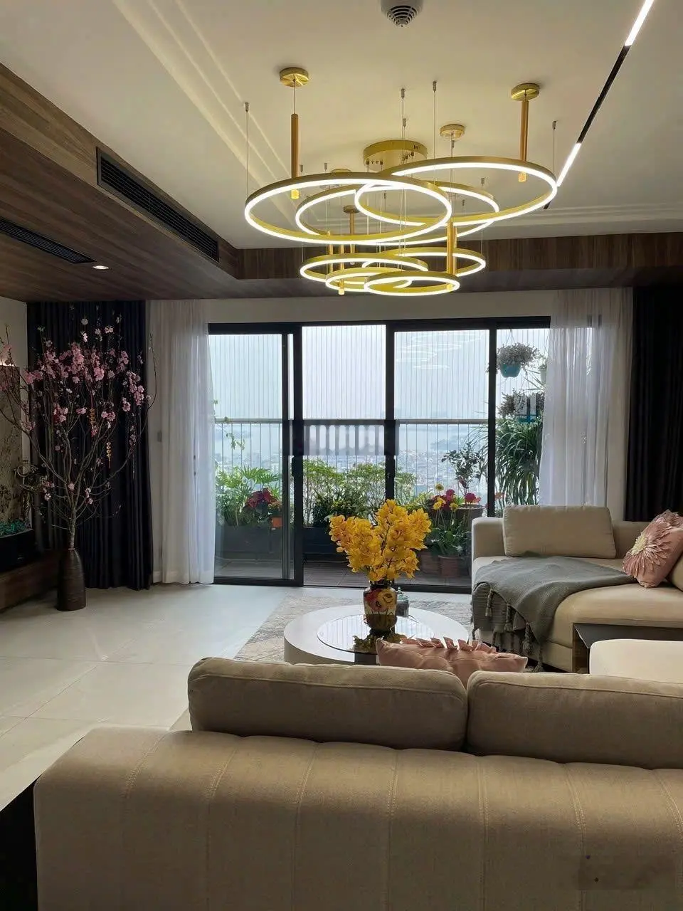 (hàng mới tiền tỷ) bán căn penthouse 3 thoáng tòa centro kosmo tây hồ. 4pn sửa 3pn rộng. 0968 201 ***