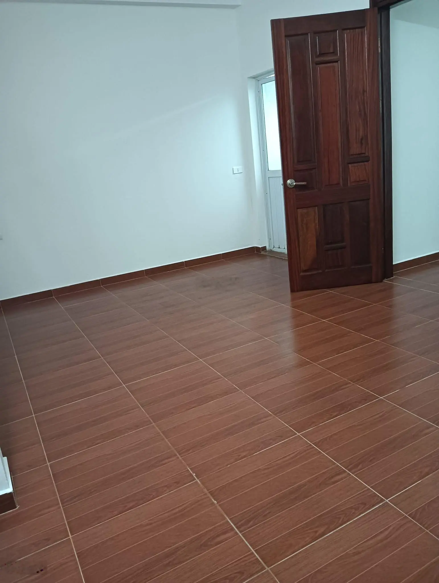 Rẻ như tặng, 45m2, 4 tầng giá 6 tỷ, ngay cuối Phố Bà Triệu, Hà Đông, cần bán gấp, giá nào cũng bán