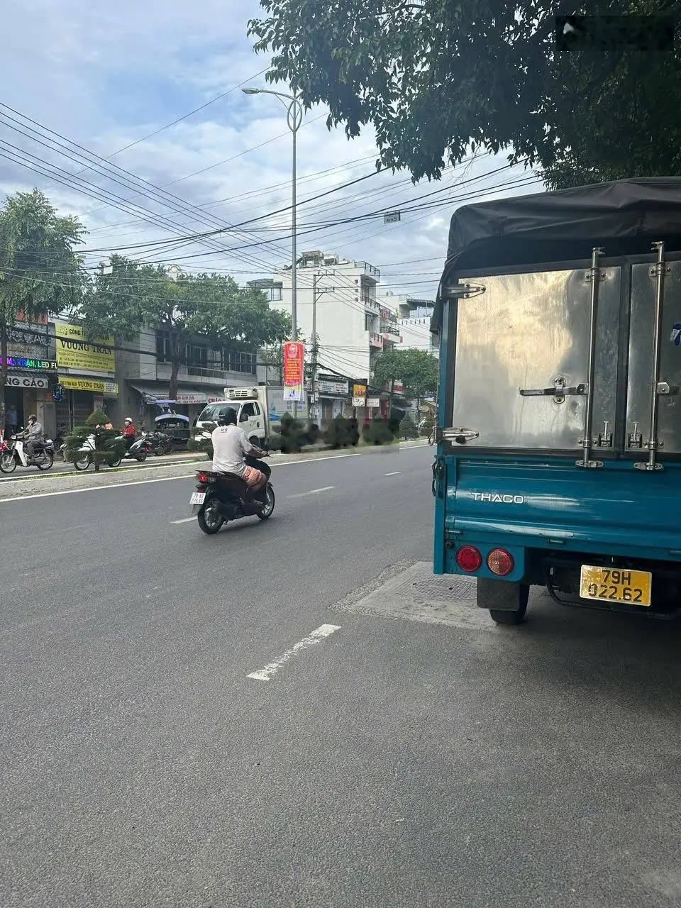 Bán 3 căn nhà mặt tiền đường 23/10 tp Nha Trang .