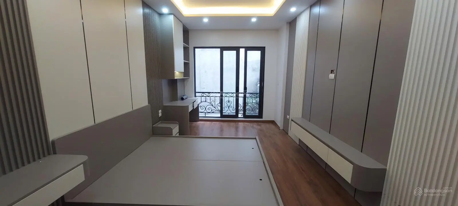 Bán gấp nhà tại Phường Giảng Võ - Q. Ba Đình, 40m2, 5 tầng 4 ngủ, hai thoáng vĩnh viễn giá hơn 8 tỷ