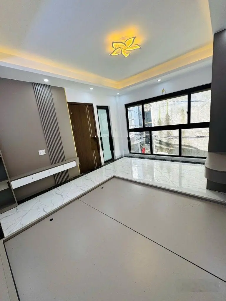 Bán nhà 6 tầng, thang máy, Ô Cách, Đức Giang, 40m2, full nội thất, 6 tỷ hơn