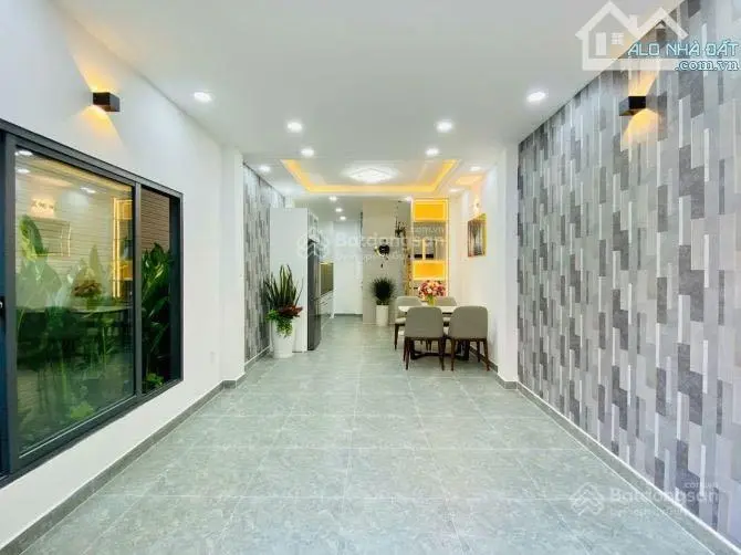 Nhà phố chủ bán lỗ đi xuất ngoại, 64m2 tại Nguyễn Thiện Thuật quận 3, hẻm 6m, sổ hồng riêng