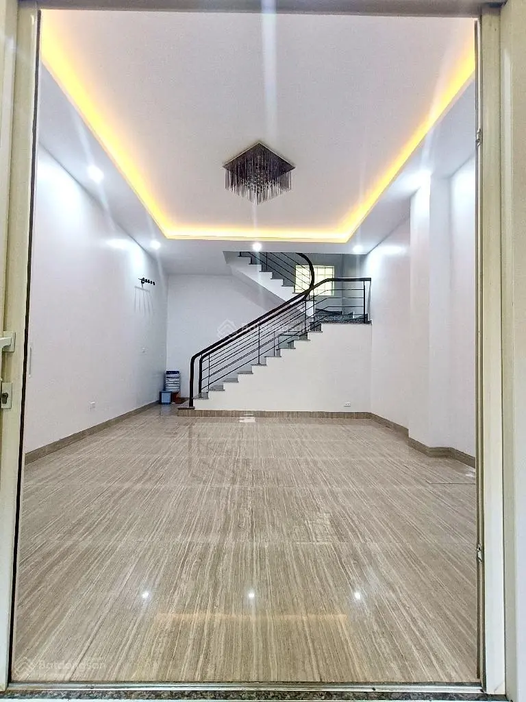 Bán nhà Nghĩa đô Cầu Giấy, gần 50m2, 5 tầng, mt gần 5m Hơn 9 Đồng, Sát Ô Tô, Hồ Tây