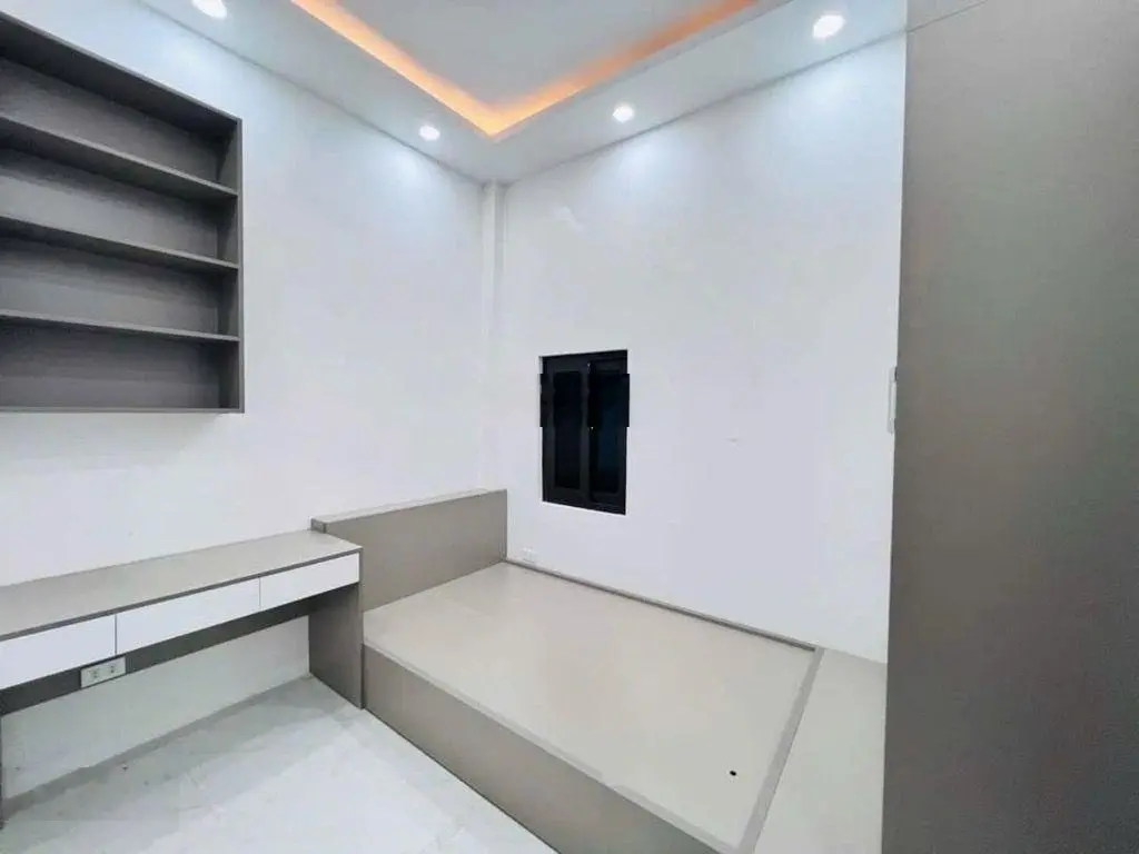 Bán nhà KV Vạn Phúc (Hà Đông), đi đâu cũng tiện. 38 m2. Nhỉnh 5 tỷ