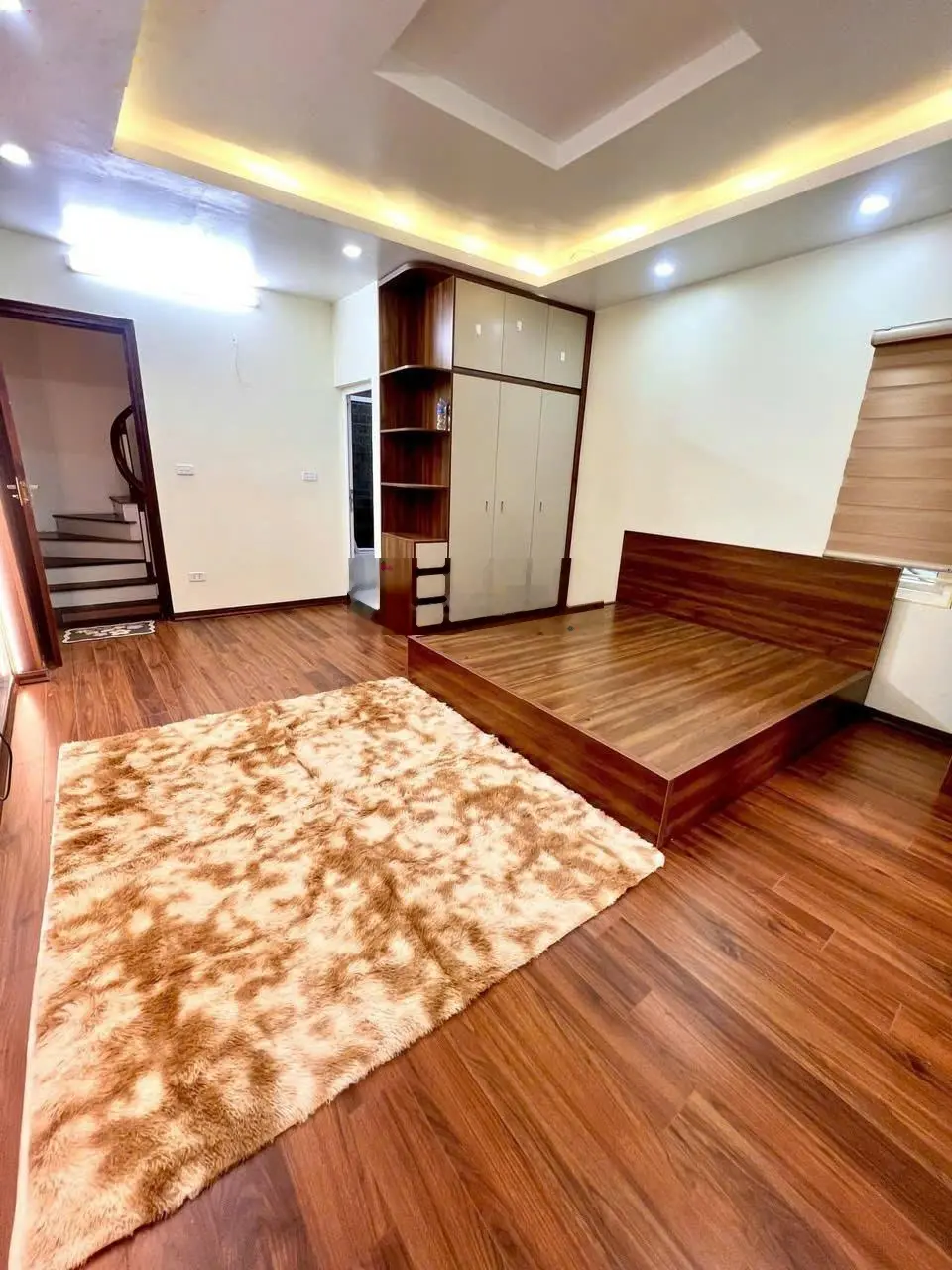 Nhà đẹp về ở ngay 3T*38m2, Ôtô đỗ cạnh, gần chợ, Trường học, ngay cuối Đồng Mai, Hà Đông