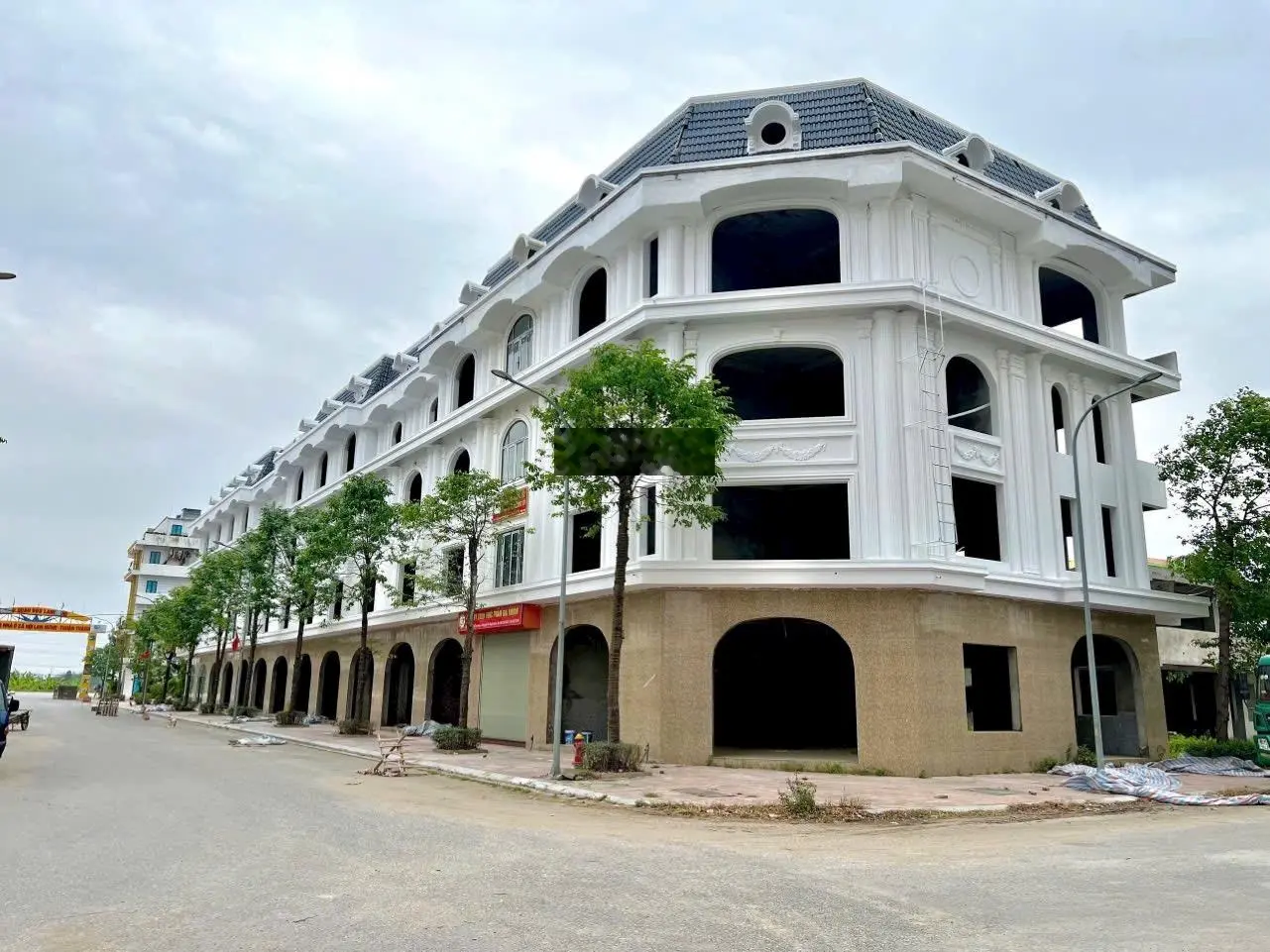 Với số vốn 5tỷ sở hữu shophouse ngay dưới chân chung cư KCN ngay đối diện dòng tiền cho thuê đều