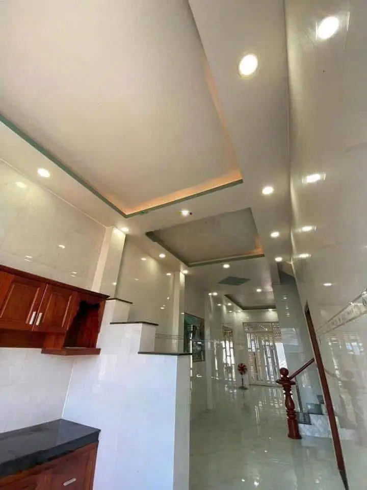 Nhà 1 trệt 2 lầu diện tích 191,1m2 (6x32) ngay giáp Vinhomes Grand Park, giá bán 7,950 tỷ