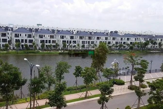 Bán biệt thự đẹp View Sông - Quận 2. DT: 14x16. Trệt 2 lầu. Giá: 35 tỷ