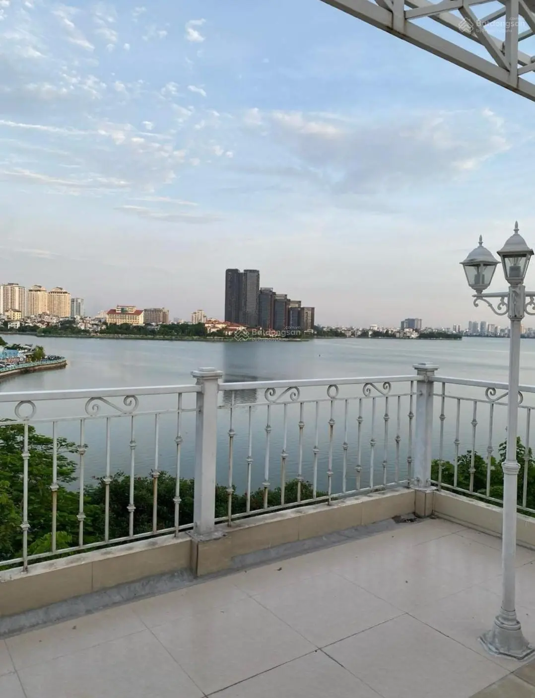 Nhật chiêu mặt phố đáng sống view hồ tây vỉa hè rộng thang máy 2 mặt tiền 108m - 74 tỷ