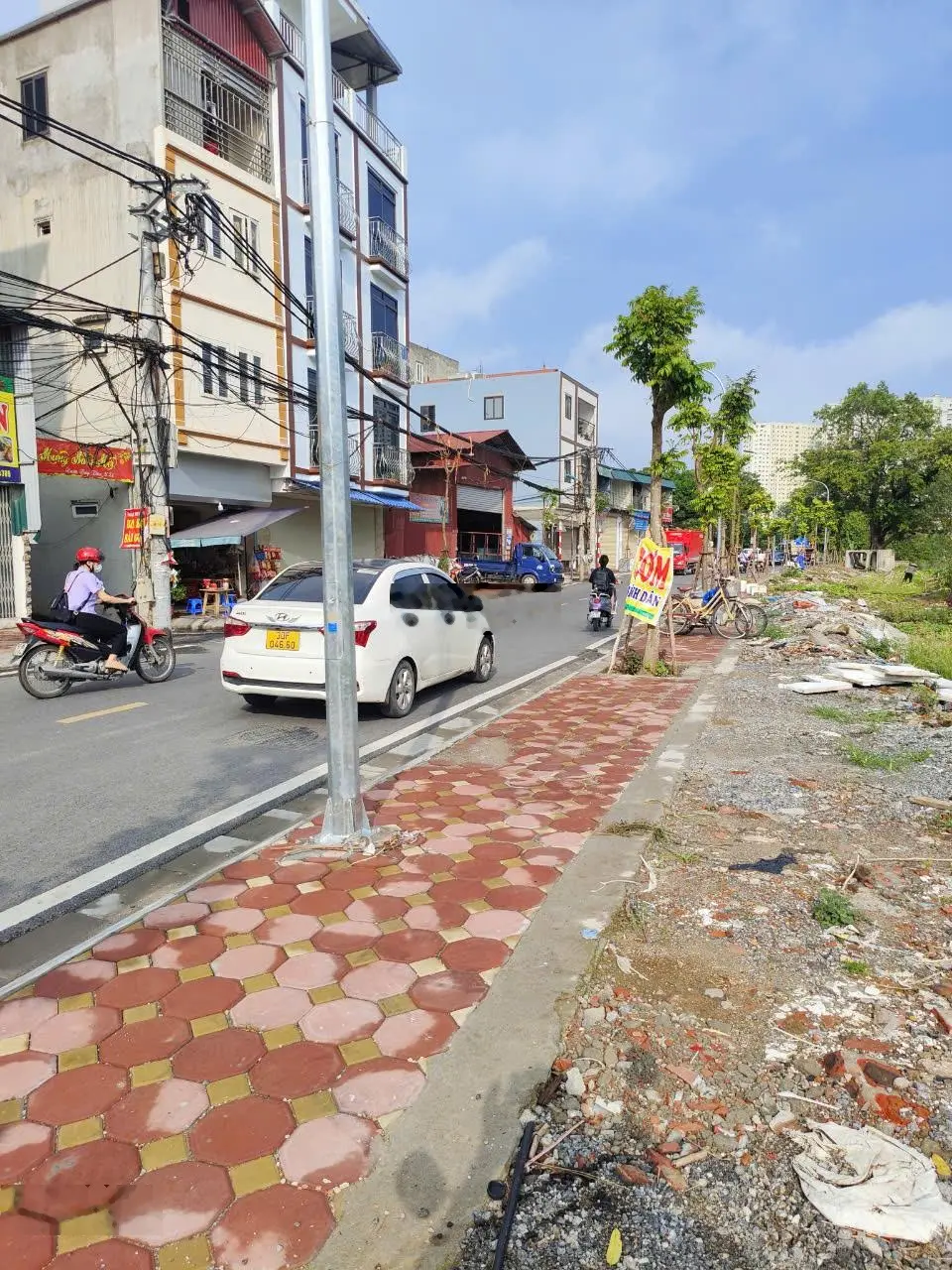 Bán đất Hữu Hòa, Cầu Tó, ngay gần cầu, 50m 3 mặt thoáng, lô góc, mấy chục mét ra đường chính, nhanh