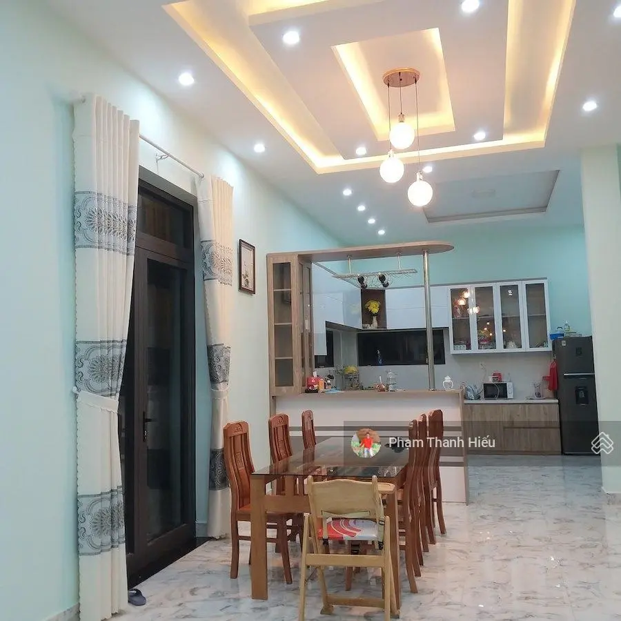 Villa 2 tầng hẻm ô tô lớn Nam Hồ, P11, Đà Lạt, mặt tiền rộng 17.27m có view thoáng