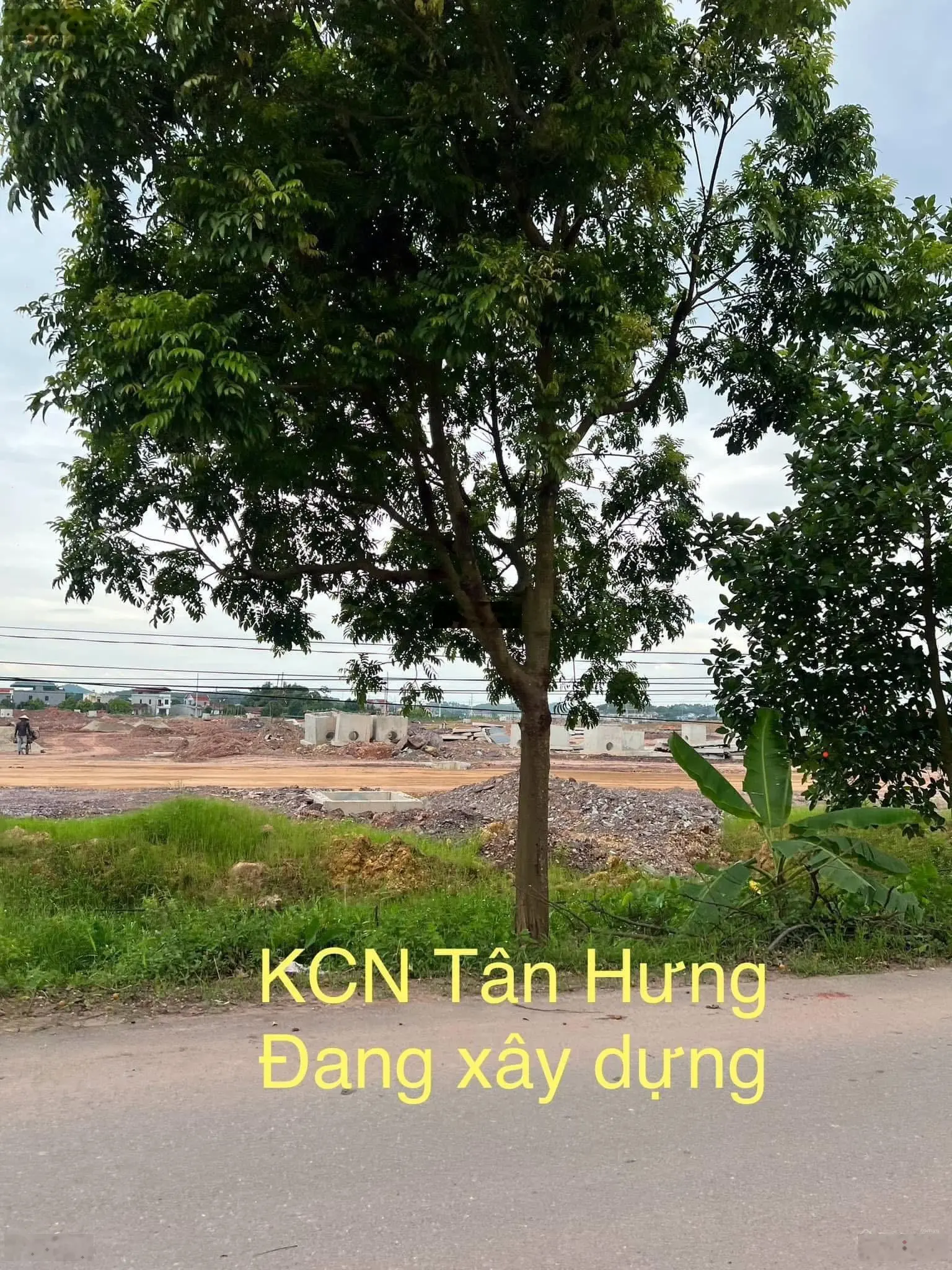 Bán đất tặng nhà, mặt TL 295 thuộc KCN Tân Hưng, Lạng Giang, BG. Cho thuê ra tiền ngay! Giá hơn 2tỷ