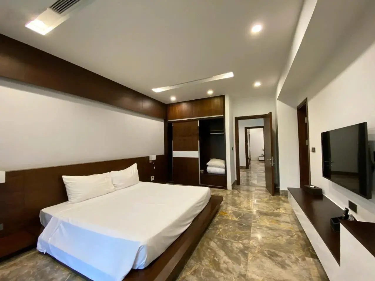 Bán gấp biệt thự 5 PN, 375/600m2 khu SkyLake Flamingo Đại Lải Resort nghỉ dưỡng đỉnh cao, giá 25 tỷ