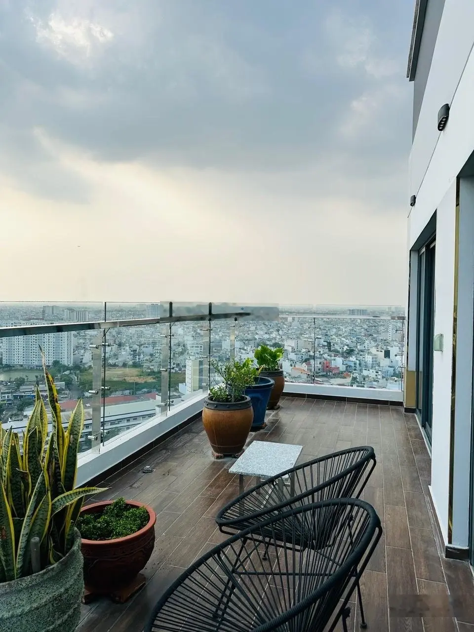 Cần bán căn Penthouse cc Resgreen Tower, Thoại Ngọc Hầu, 140m2, 3PN 3WC, giá 9,3 tỷ. LH: 0949 229 ***