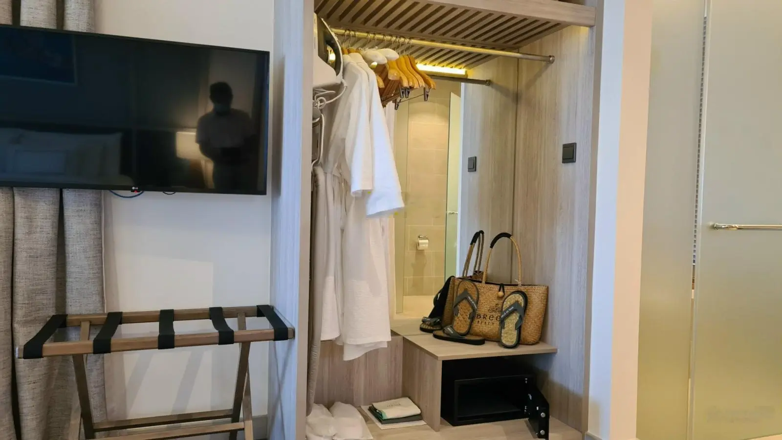 Bán 3PN Villa trực diện biển Melia Ho Tram giá 36 tỷ LH: 0937 688 ***