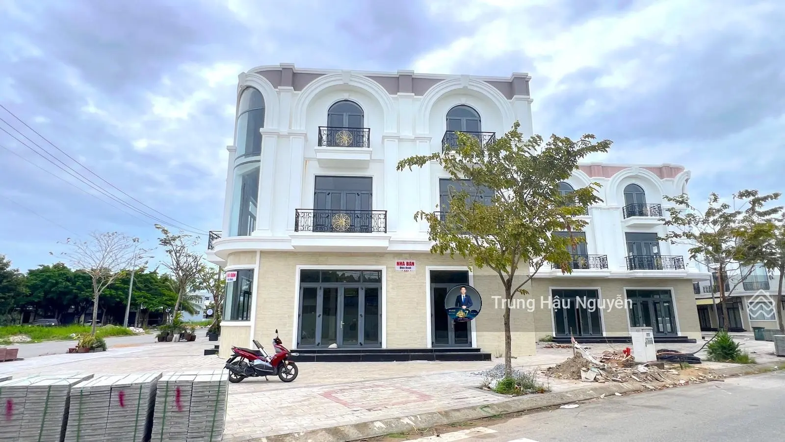 Shophouse góc 3 mặt tiền Tôn Đức Thắng view công viên biển PC, 15x20m 3 tầng, hoàn thiện ngoài