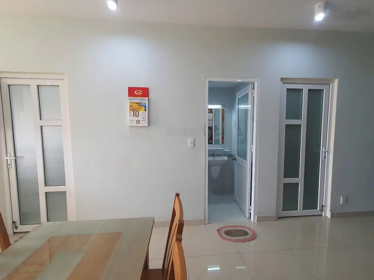 Bán gấp căn hộ 2 phòng ngủ tại Vũng Tàu Center, 76m2 view biển bãi trước TP. Vũng Tàu Full nội thất