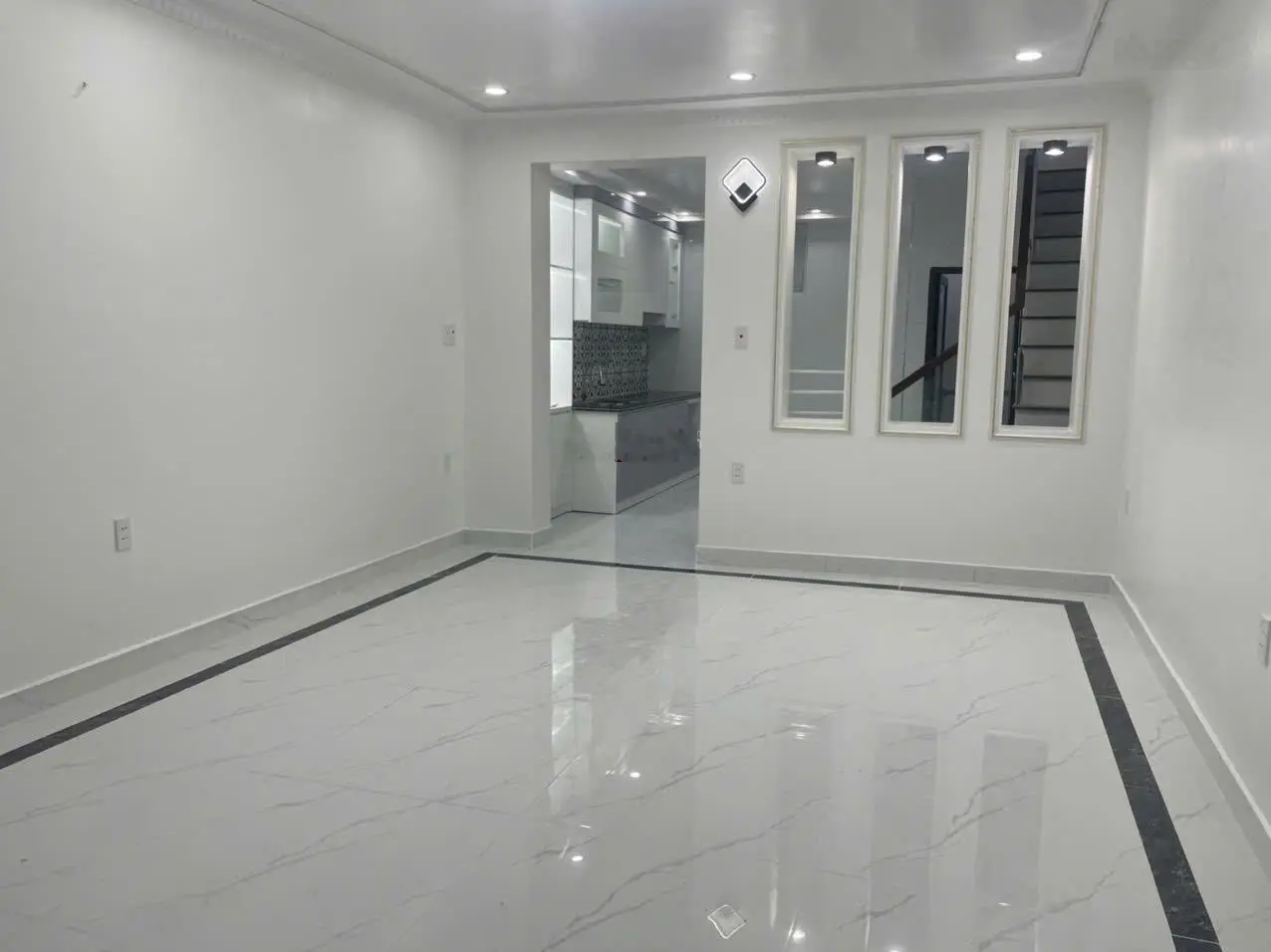 BÁN NHÀ LÊ CHÂN, Đ. ĐÌNH ĐÔNG, 52M2X3 TẦNG, ĐỘC LẬP, LÔ GÓC, SÂN CỔNG , NGÕ NÔNG, ZÁ 2790 TRIỆU