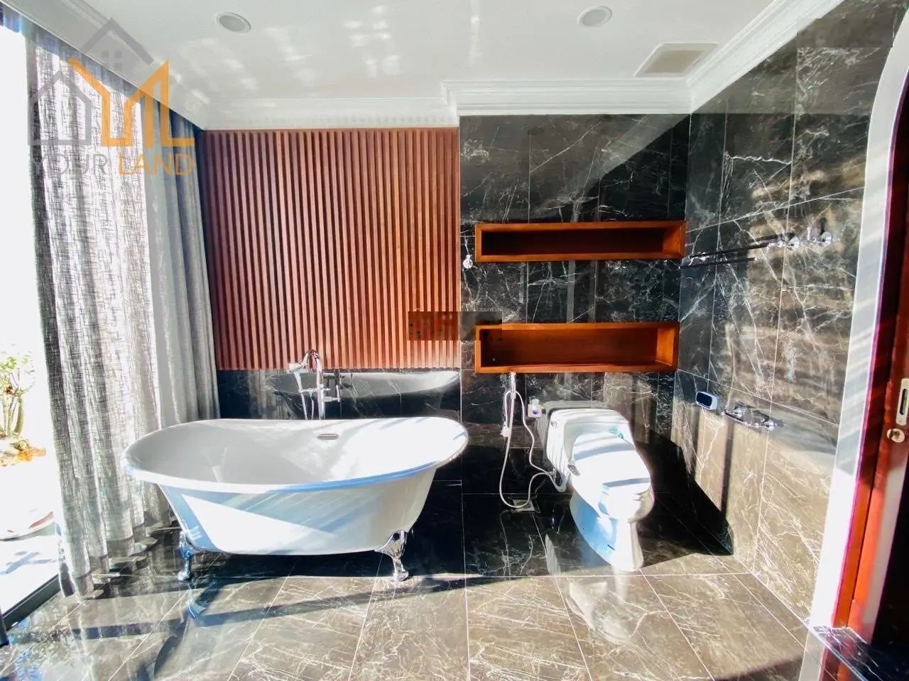 Bán căn hộ Sài Gòn Royal Quận 4 - 90m2 2pn 2wc - View Trực Diện Bitexco - Sông Sài Gòn