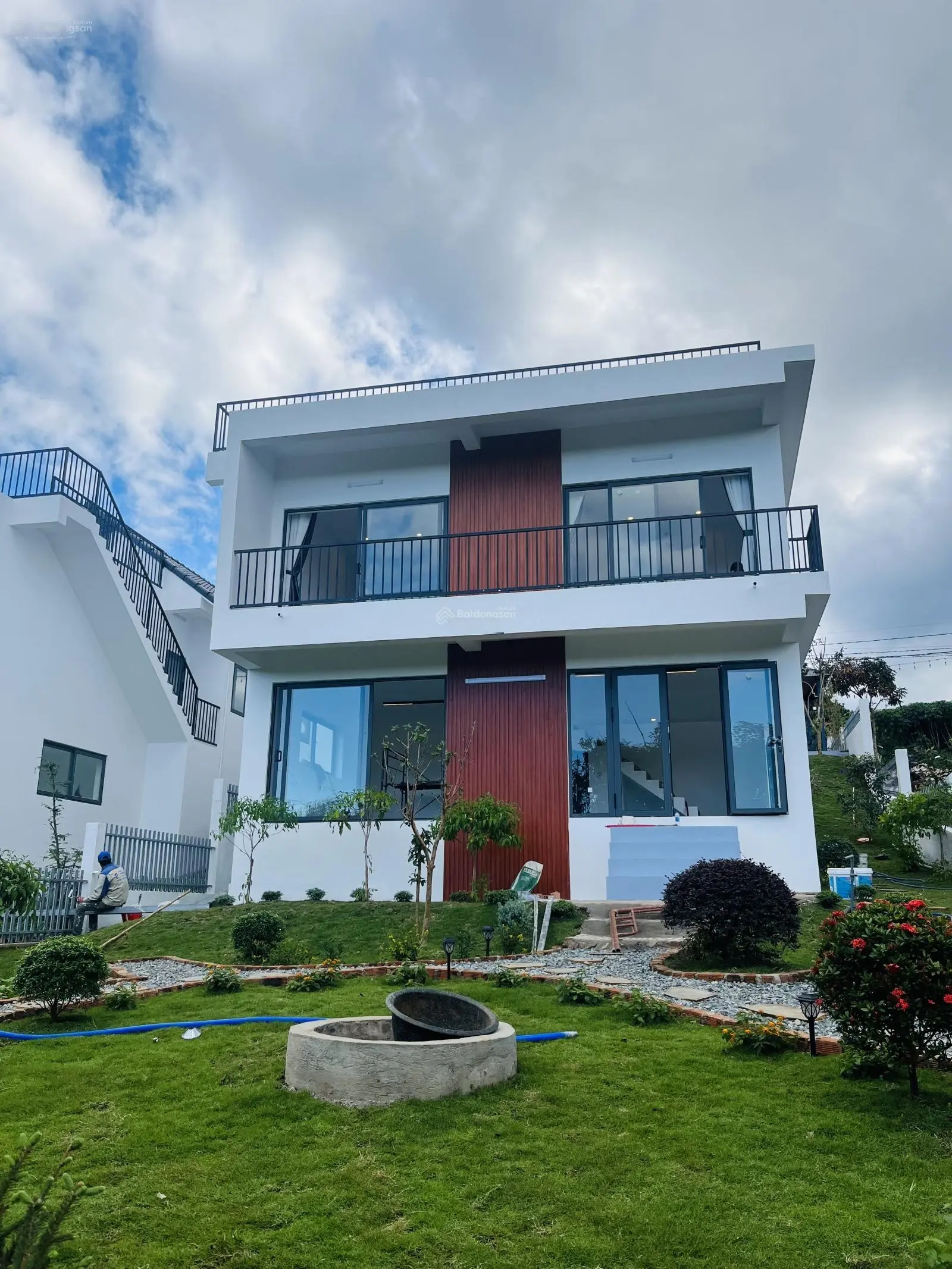 Về Lâm Hà vùng ven Đà Lạt nghỉ dưỡng cùng căn villa giáp suối đá, săn mây ngắn view