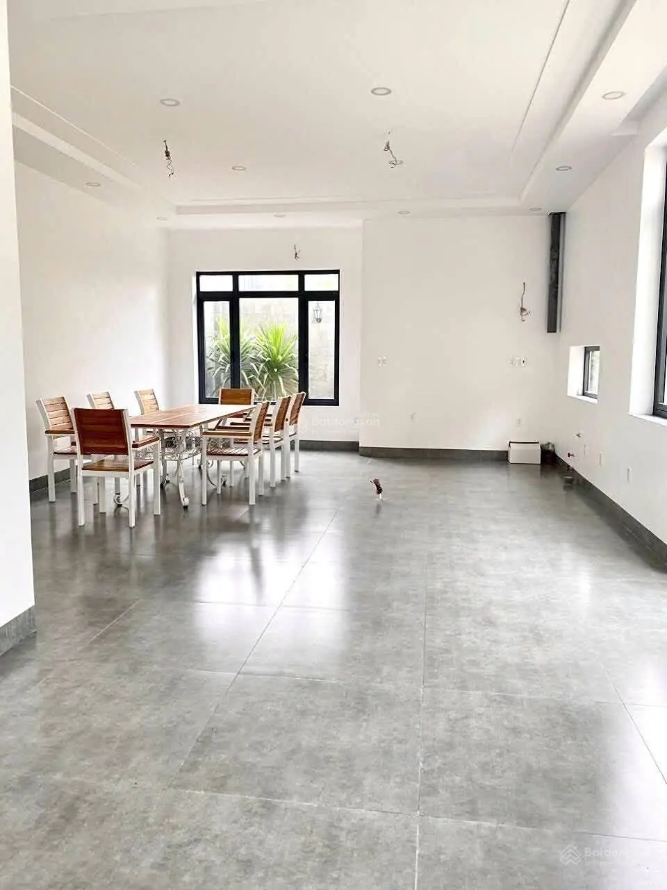 Cần bán nhà biệt thự Liên Phường, 200m2, 4 tầng, BTCT, chỉ 22 tỷ, TL