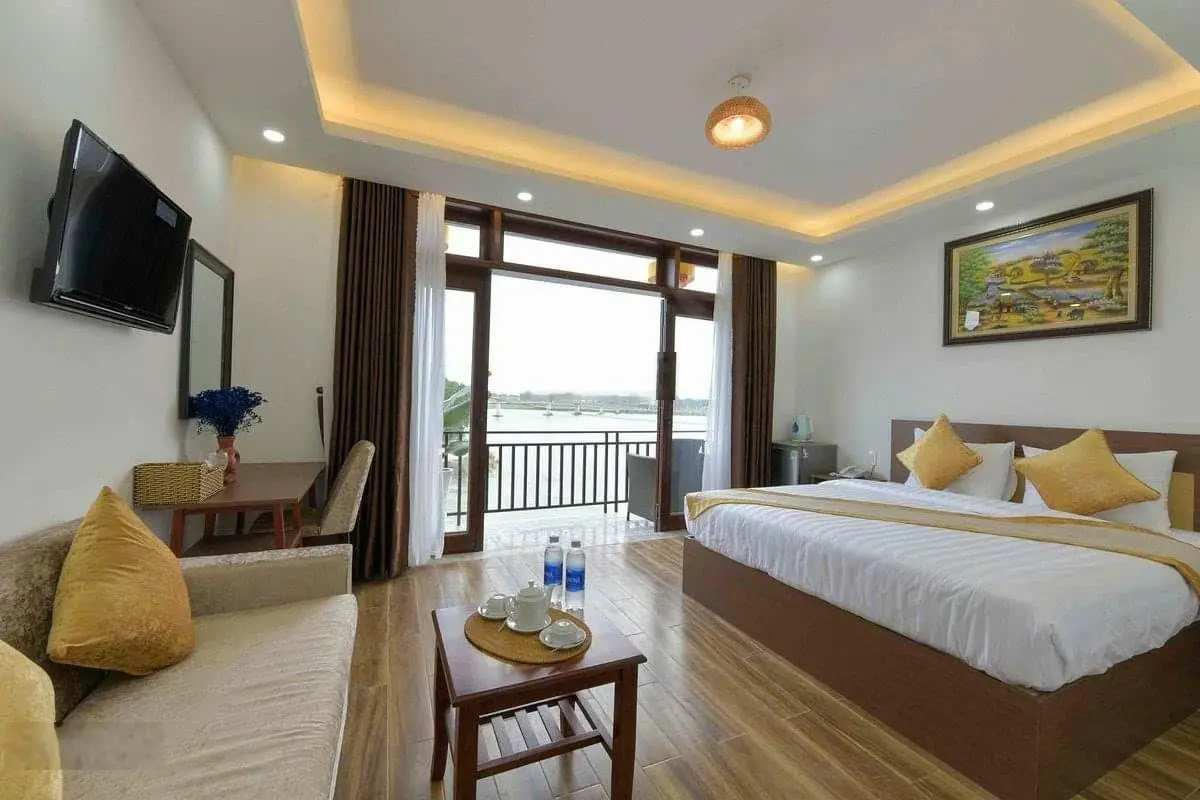 Bán Home Stay ven sông trung tâm Phố Cổ Hội An dòng tiền tốt chỉ với 16tỷ. LH 0905 869 ***