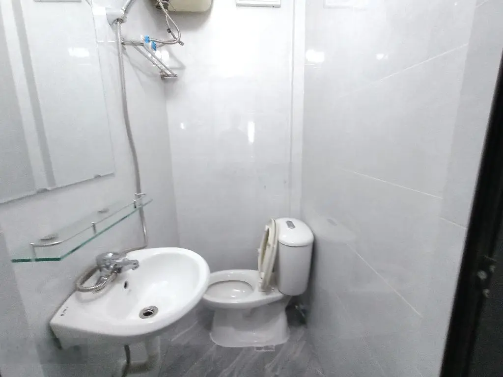 Bán nhà Minh Khai 30m2 nhà đẹp, mặt ngõ kinh doanh