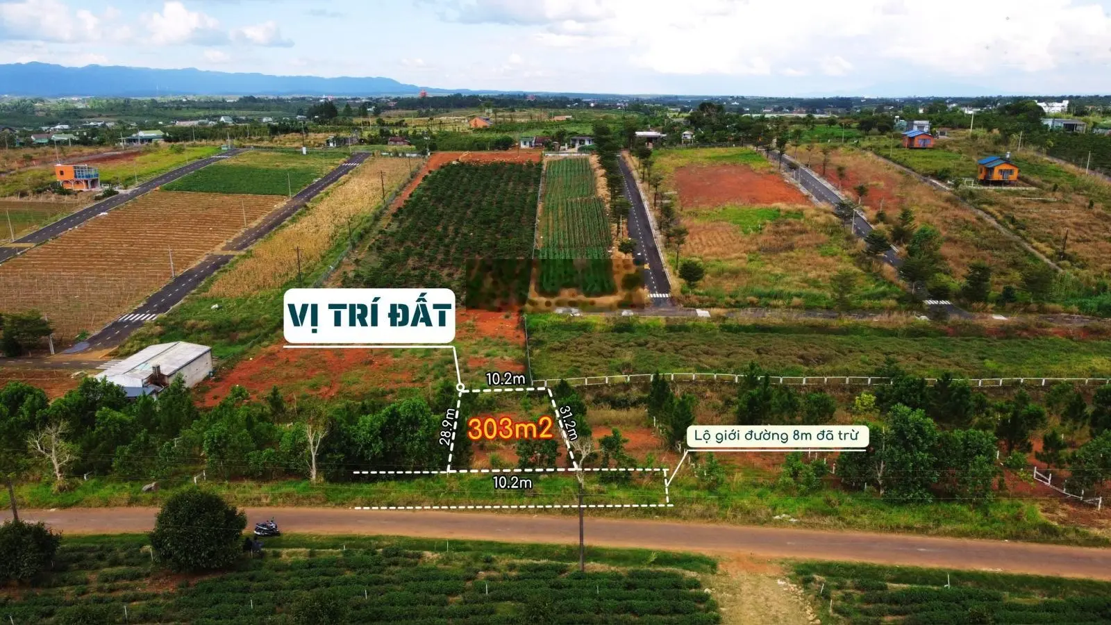 Bán đất ngay ngã 5 Đambri, diện tích 300m2, thổ cư, dân cư sầm uất. Hoa hồng cho môi giới