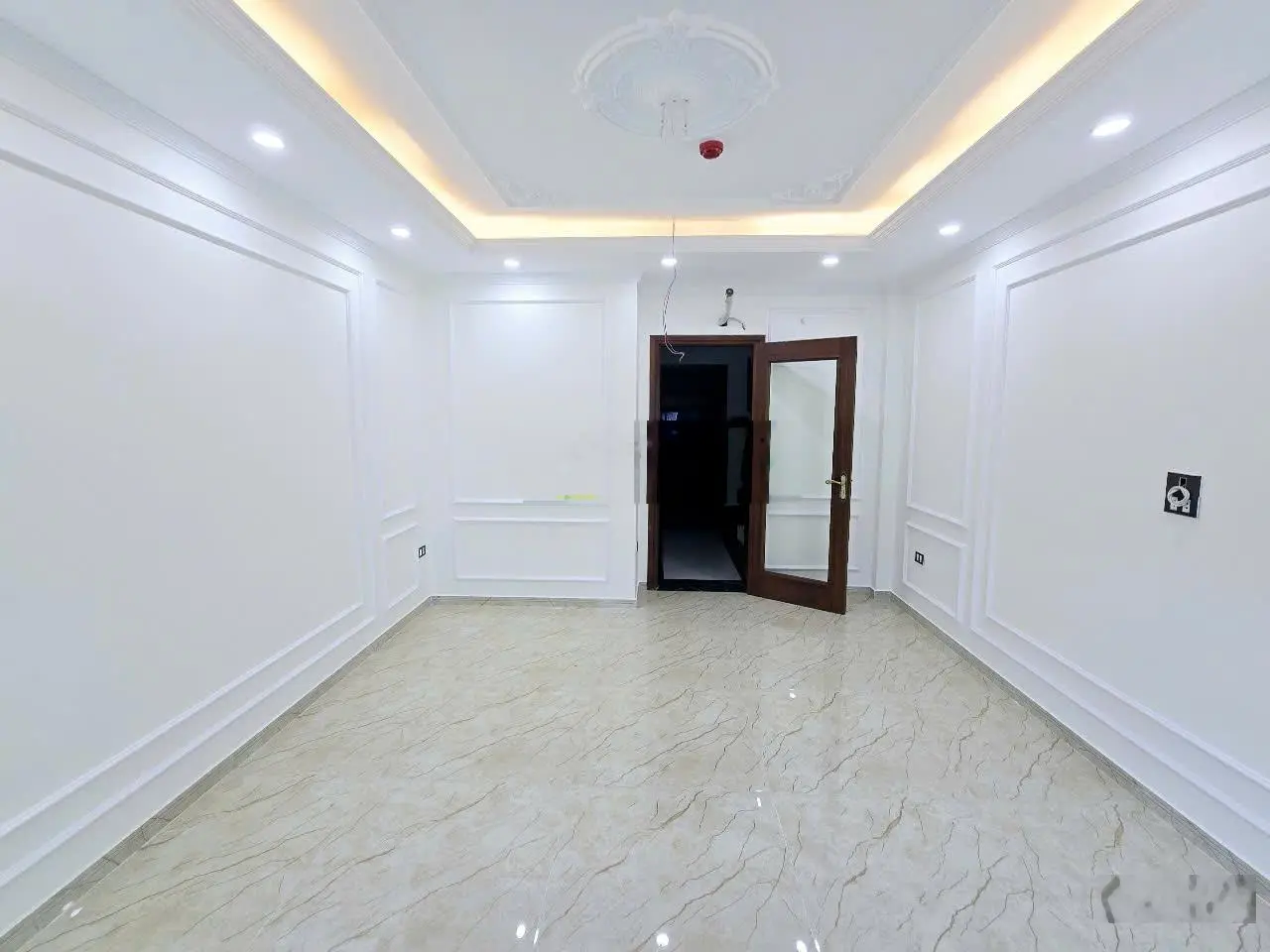 Bán nhà building phố Vương Thừa Vũ Thanh Xuân 51m 7 tầng, MT 4.2m, 21.9 tỷ. Thang máy, kinh doanh