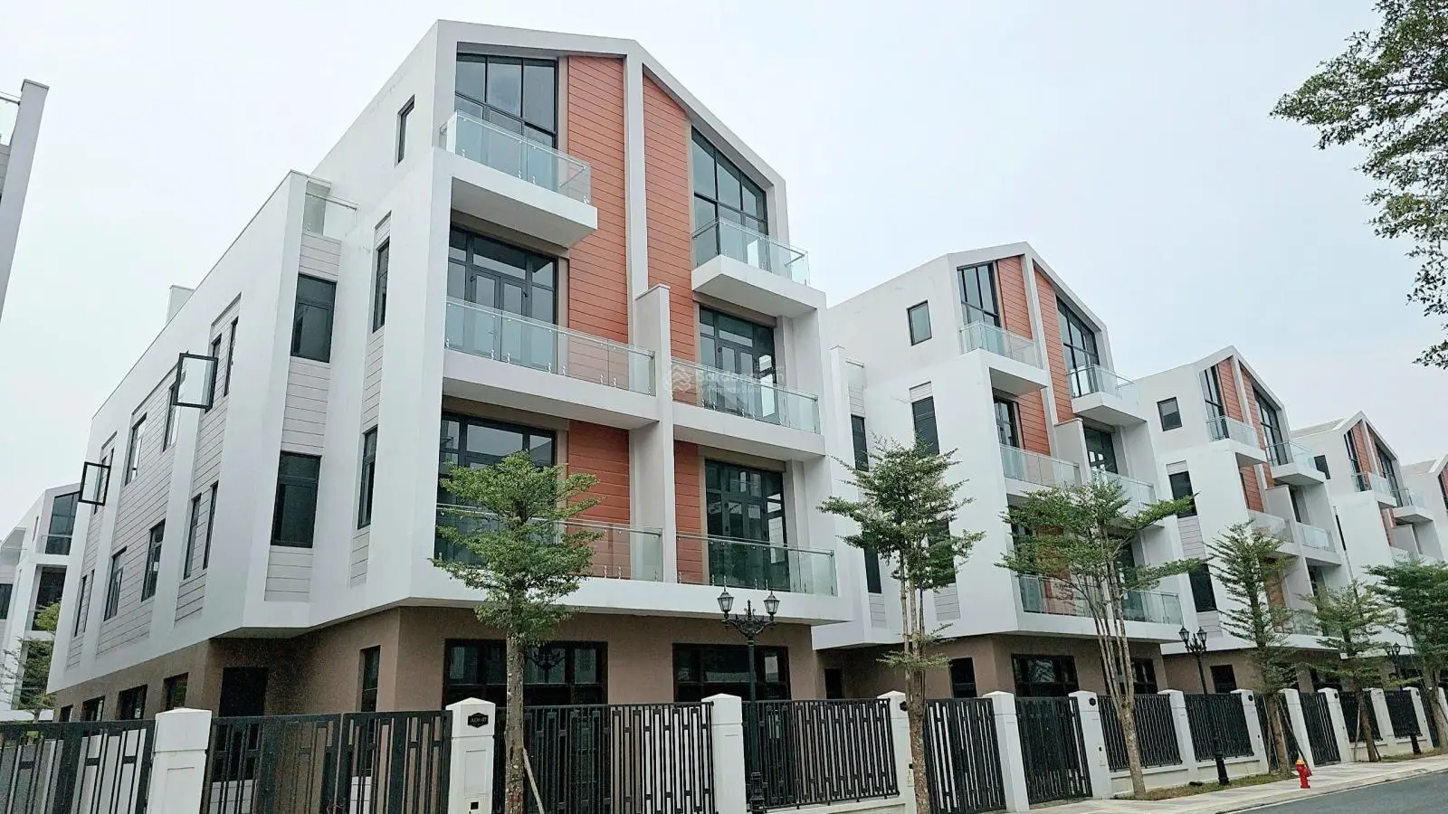 Bán liền kề gần 100m2 giá tốt tại Vinhomes Ocean Park 3, Nghĩa Trụ, Văn Giang, Hưng Yên