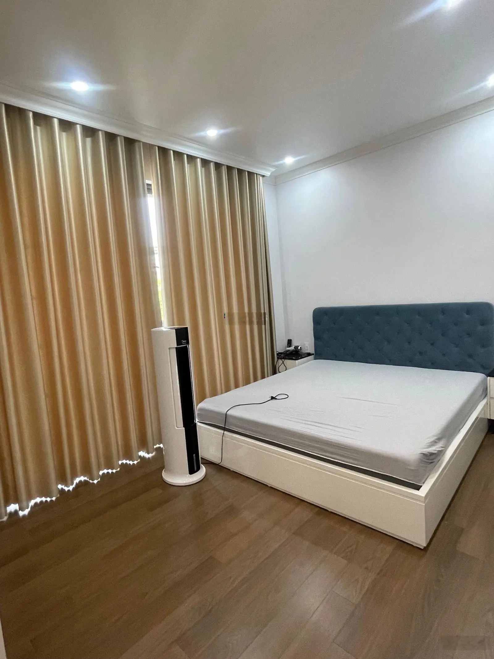 Song lập 226m2 hoàn thiện full nội thất, vị trí VIP, view hồ