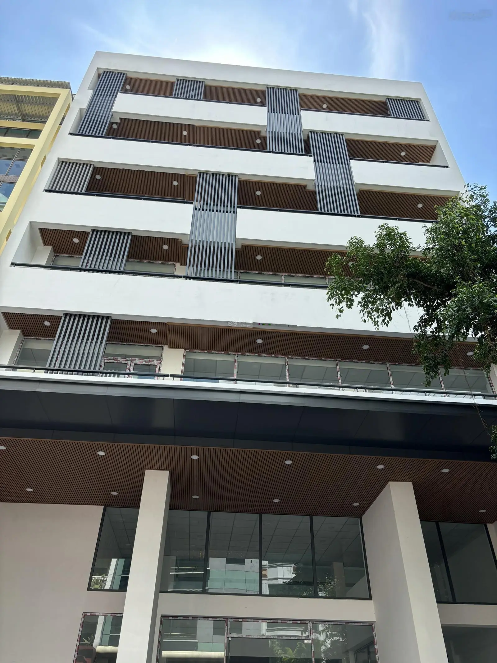 Cần bán Building Mặt tiền ngay Trần Hưng Đạo, Phường 6, Quận 5.