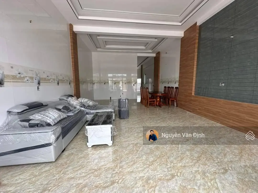 Nhà Long Tân- Đất Đỏ, 175m2, ngang 5 sâu 33, đường nhựa, nhà mới xây đẹp giá 1ty750