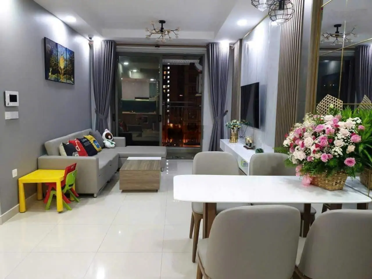 Bán căn hộ chung cư Richstar đường Hòa Bình, 92m2, 3PN. Giá: 3tỷ7, nhà đẹp, LH: 0903 318 *** Minh