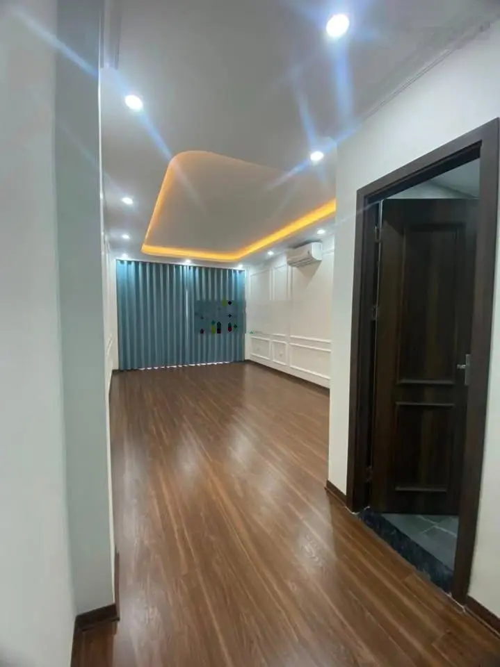 Bán gấp siêu phẩm Thanh Xuân, 55m2 * 7 tầng thang máy, gara ô tô, lô góc, ngõ thông, giá hiếm