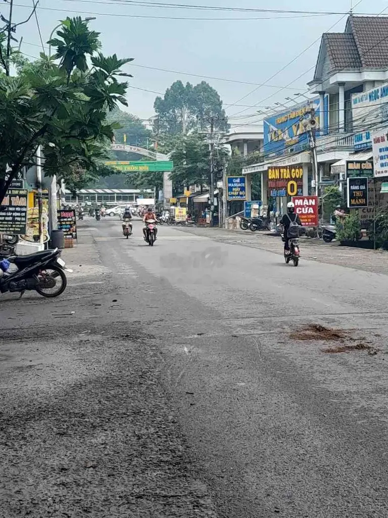 Hạ giá bán RẺ lô đất gần chợ Hưng Long kinh doanh buôn bán đẹp