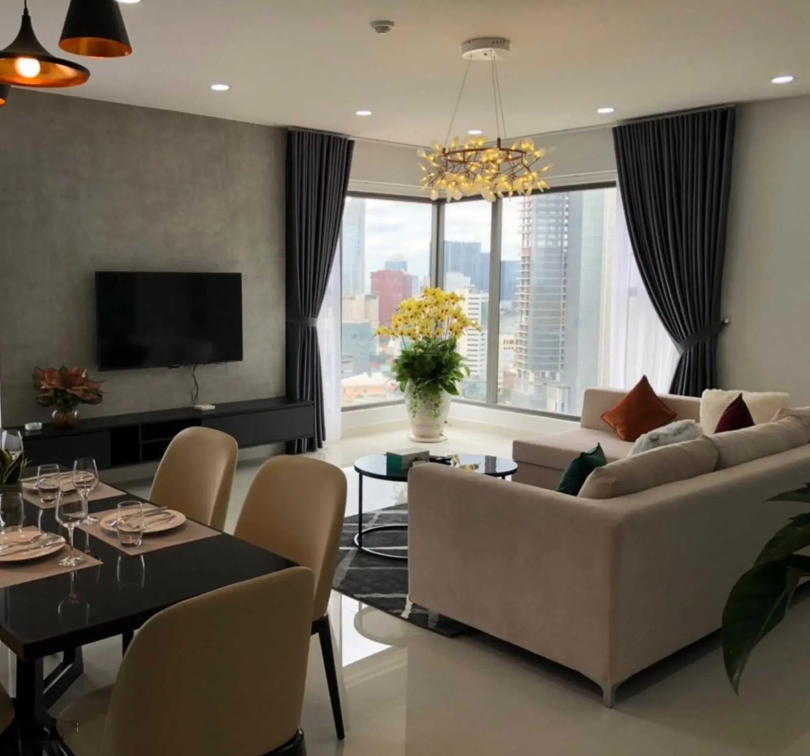 Bán căn hộ Sài Gòn Royal Quận 4, DT 115m2 3PN full nội thất, view Bitexco, giá chỉ 12,5 tỷ