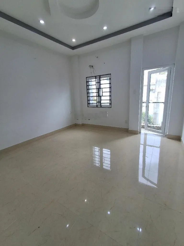 Nhà đẹp 3 tầng, ngay Liên Phường, khu Phân lô, xe hơi tránh, 56m2, 4PN, chỉ 5.1 tỷ