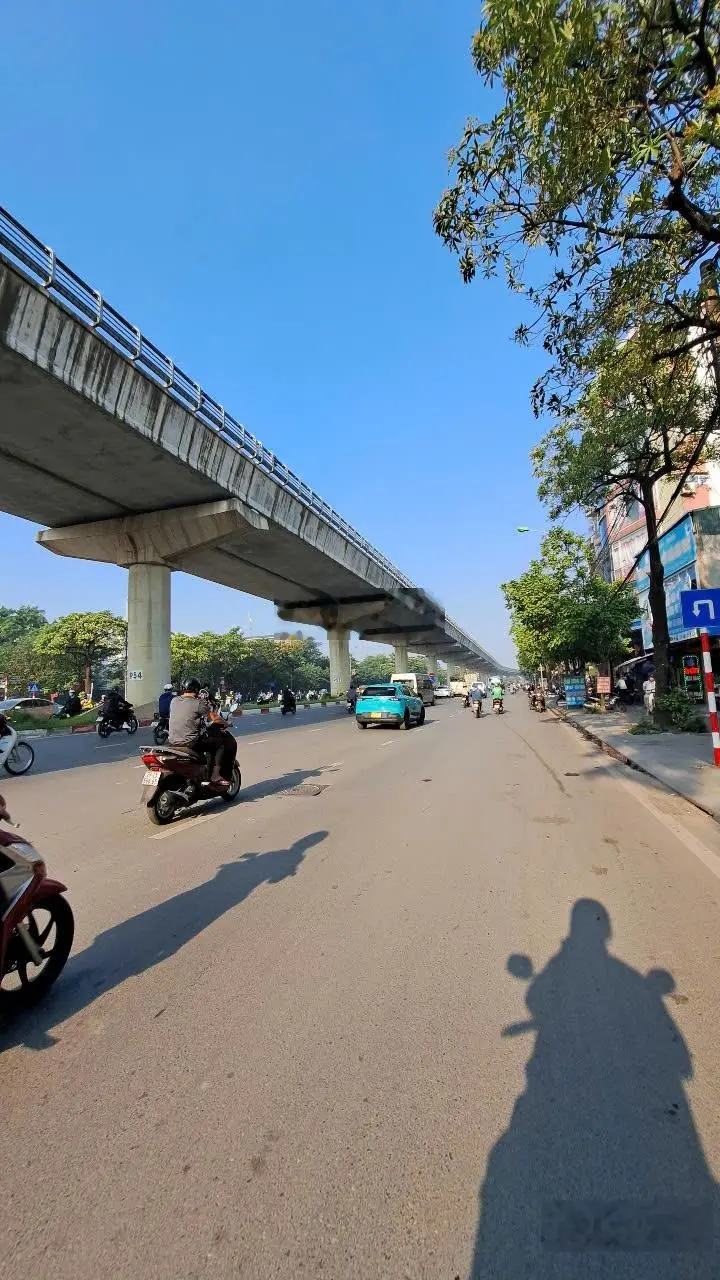 Bán gấp đất Cầu Diễn, ô tô tải tránh, trả tiền Ngân Hàng diện tích 189m2, MT gần 9m giá 34,3 tỷ