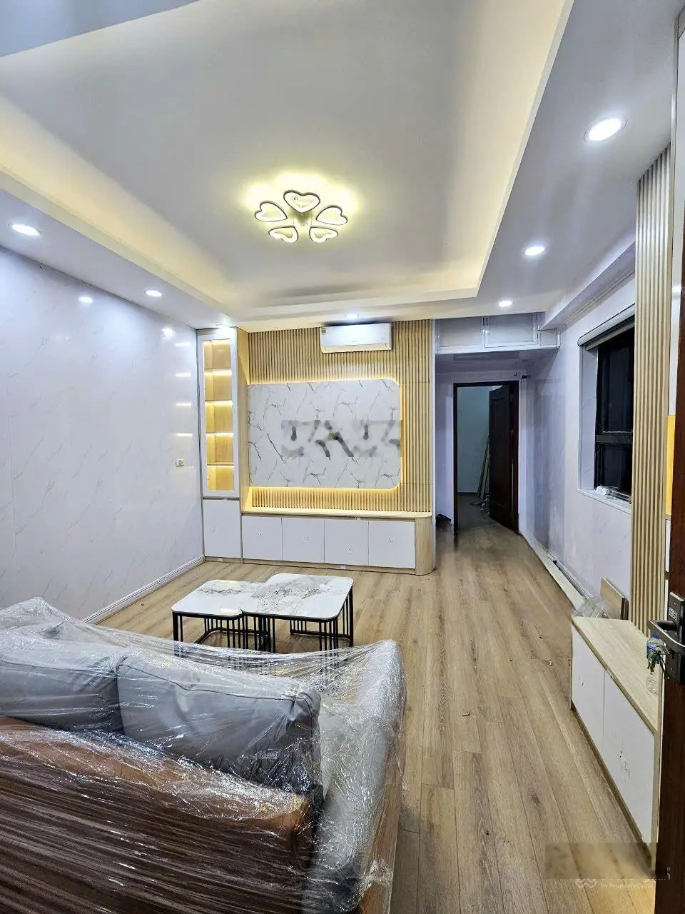 Cần bán gấp căn 60 m2 tòa 8b khu đô thị Đại Thanh dt 2 ngủ 2 vs nhà đẹp long lanh giá rẻ