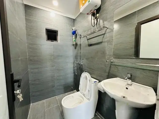 Bán CCMN mới đường Giải Phóng hồ Linh Đàm 50m2 6 tầng thang máy 10P giá 11,8 tỷ ô tô đỗ cửa lô góc