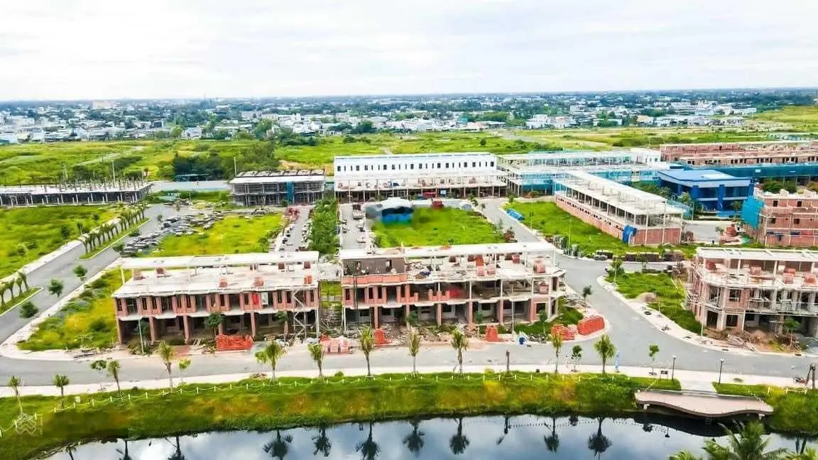 Bán gấp lô đất The Sol City liền kề chợ Hưng Long Bình Chánh, đường 22m, giá 2 tỷ 1