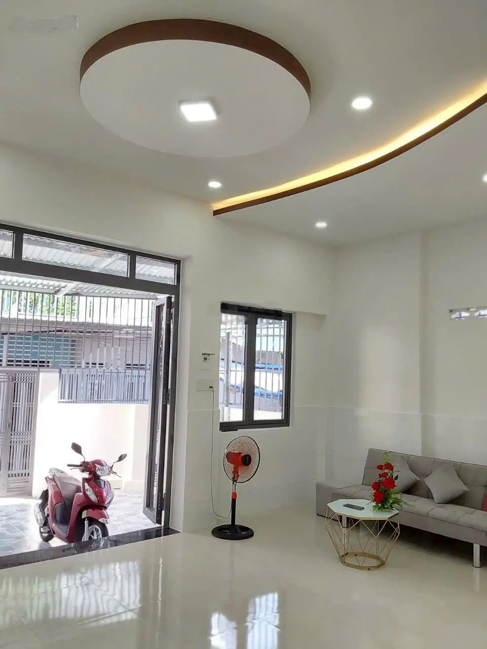 Bán nhà mới căn góc 2 mặt tiền, hẻm Trần Quý Cáp TTTP Nha Trang.DT 56m2. Giá 2,390 Tỷ TL