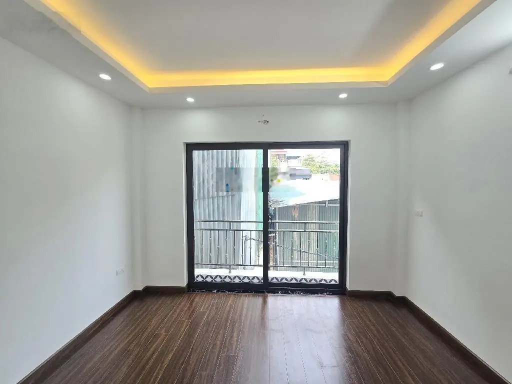 Hàng hiếm tại đường ngũ hiệp, 5,1 tỷ, 50m2, nhà 5 tầng, 5pn, 4wc. nhà đẹp ở ngay. dân trí cao