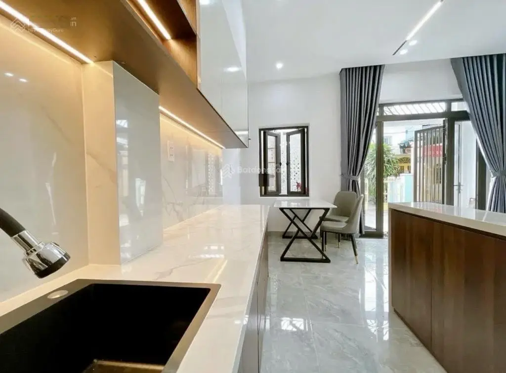 Hoàng Diệu - Hải Châu, diện tích 50m2, nhà 2 tầng, có 3 phòng ngủ, ngang 5m - 2.850 tỷ