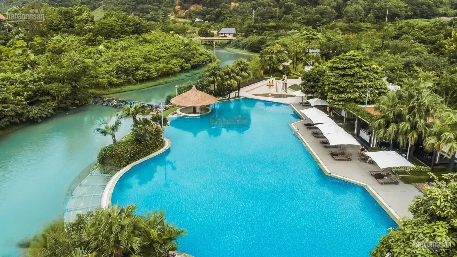 Cần bán gấp căn BT song lập, đẹp Xanh Villas 258m2 giá. 13.5 tỷ. Báo giá chuẩn. LH 0946 387 988