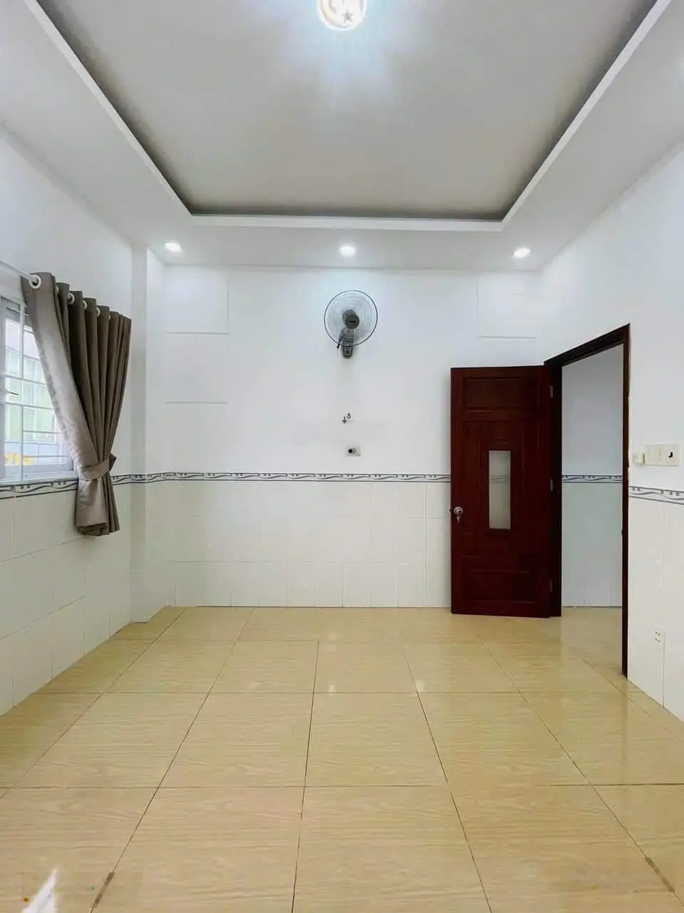 Chị Thành gửi bán nhà hẻm ô tô Đ. Tân Thành, P15, Q5/57,6m2 đang cho thuê 25 triệu/tháng