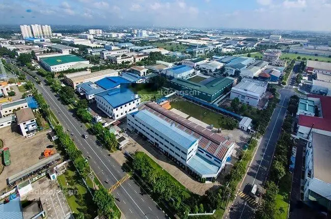 Sang gấp 400m2, giá 380tr, ngay kdc đông đúc, cụm 3 kcn lớn