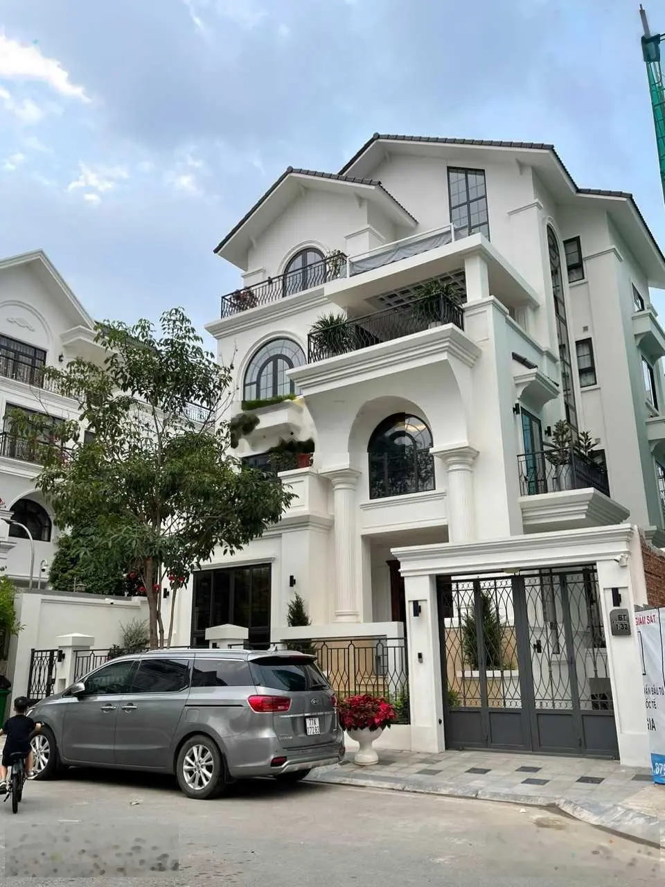 Bán biệt thự Đảo Kim Cương Q2/ DT: 14x20m DTSD: 572m2 giá 70 tỷ TL - SG Mystery LH: 0948888399