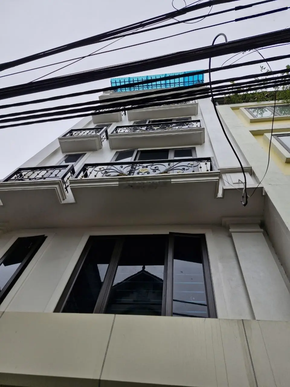 Bán nhà rẻ đẹp Thanh Liệt gần Linh Đàm, 38 m2, 5 tầng, ô tô trước nhà nhỉnh 5 tỷ, LH 0979 228 902